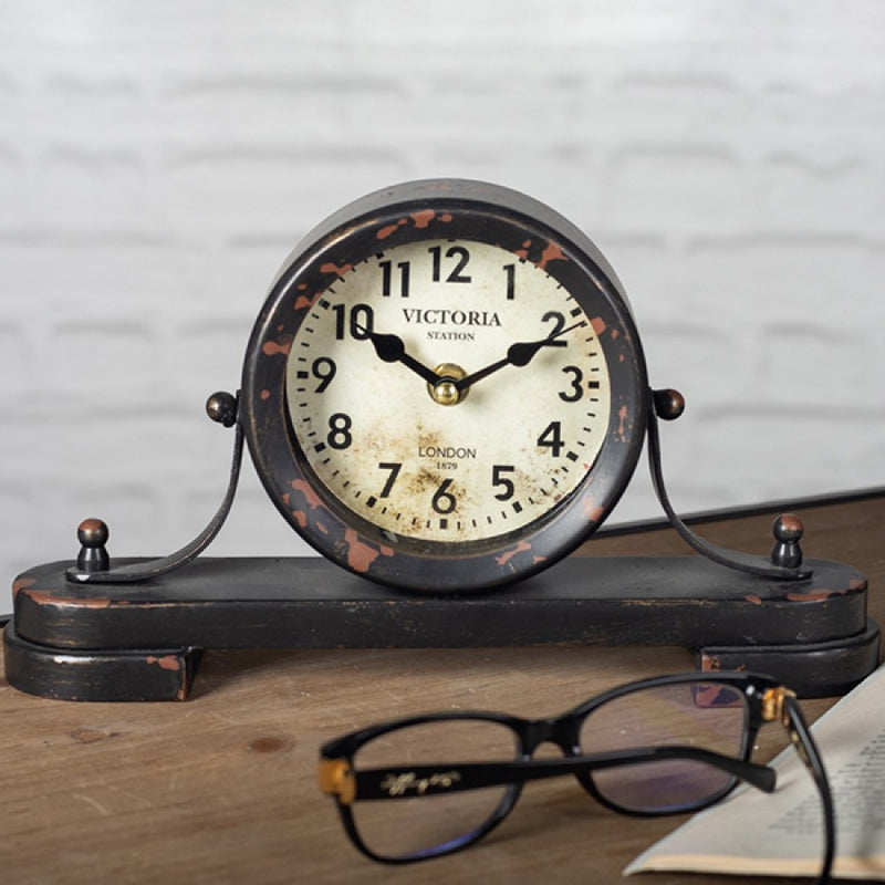 Victoria Station Table Clock