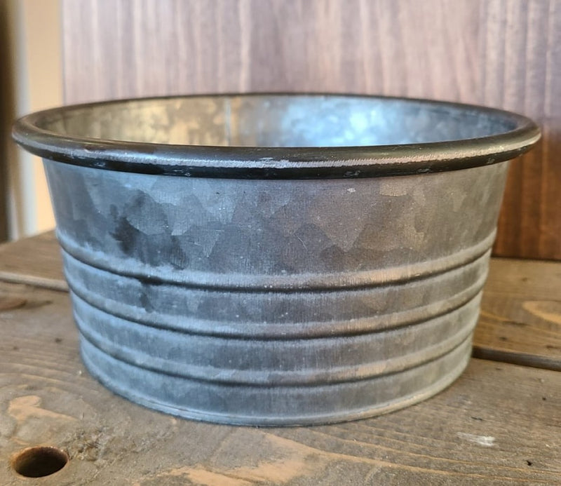 Grey Ribbed Pot